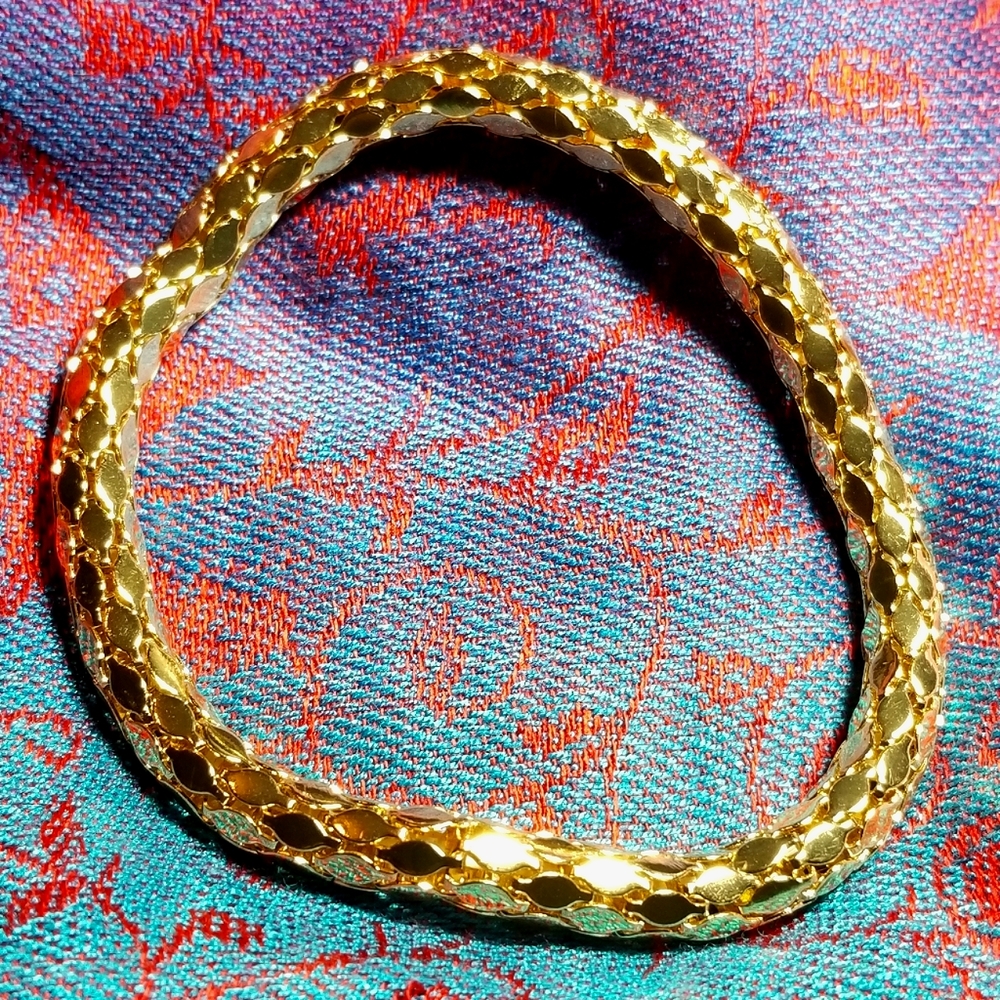 Gold bracelet expandable mesh roll on gold tone